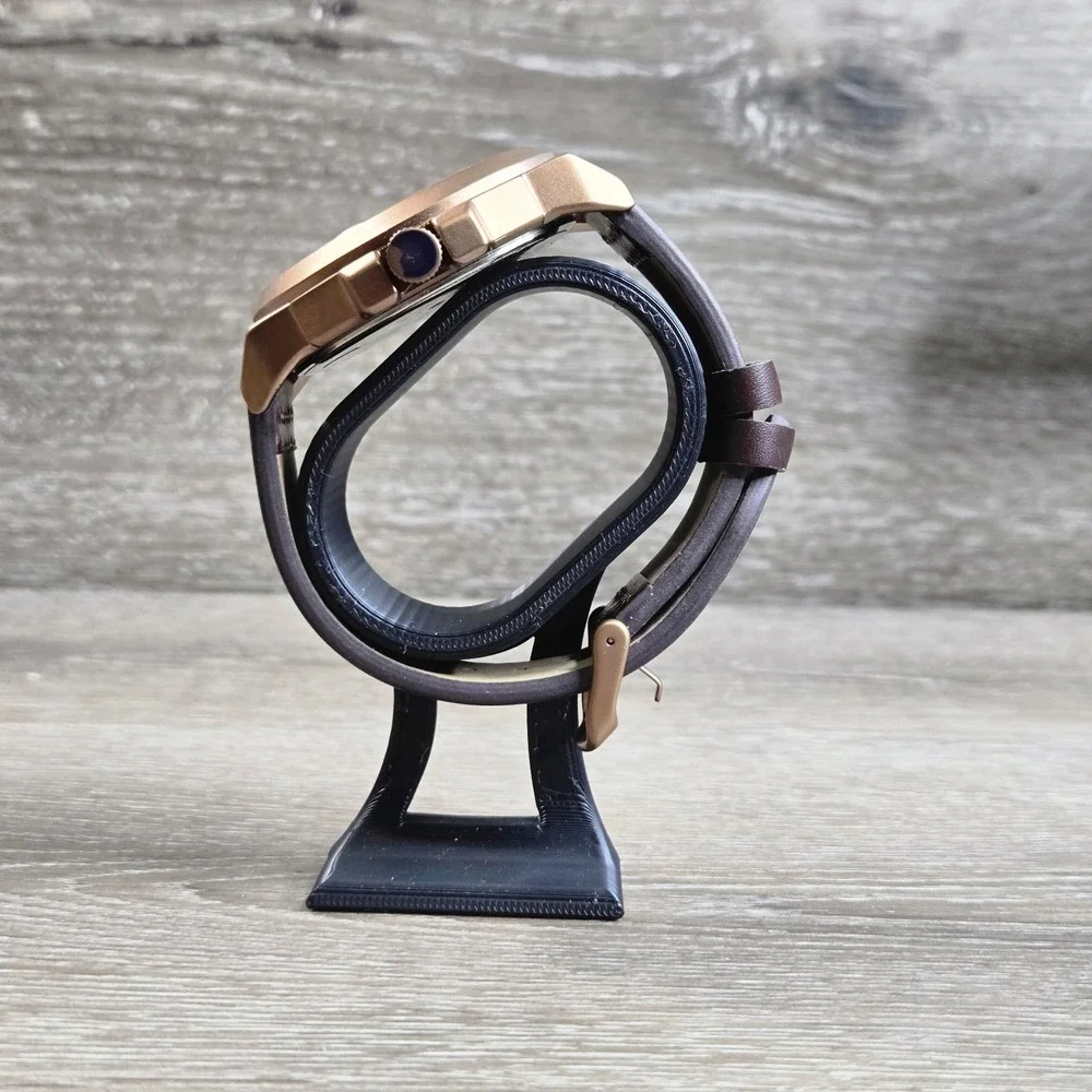 Guardo watch little